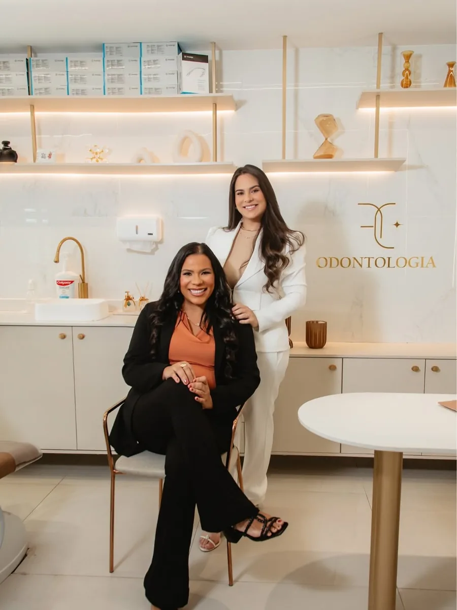 Dra. Caroline Froz e Dra. Carolina Cutrim, da clínica Froz e Cutrim Odontologia em São Luís